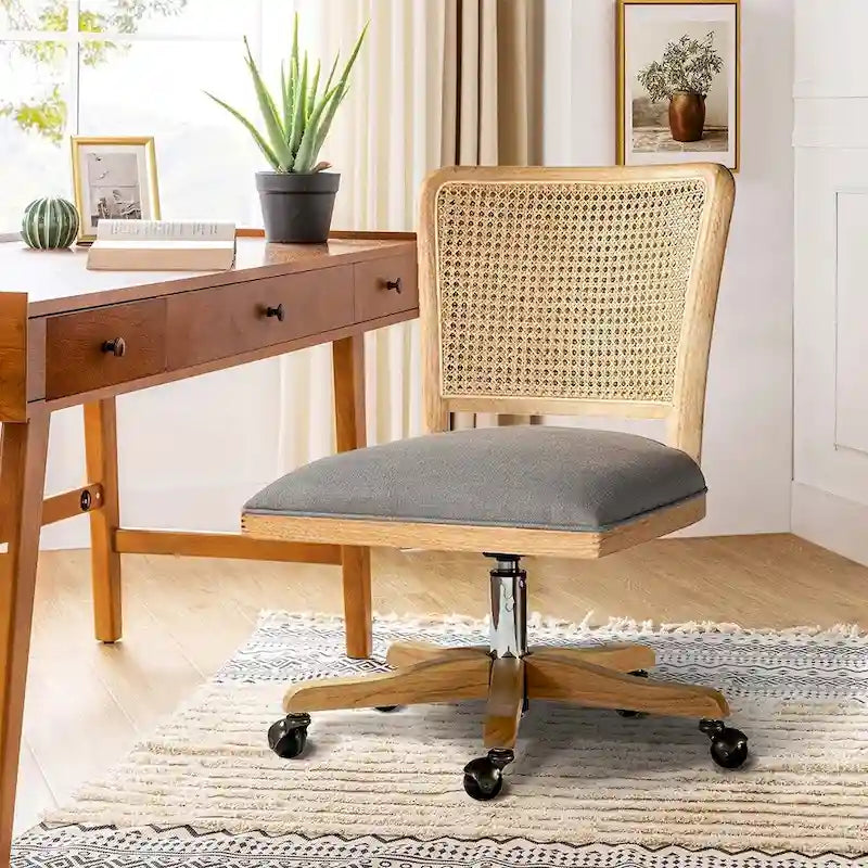 Chaise de travail moderne en rotin avec piètement en bois massif par