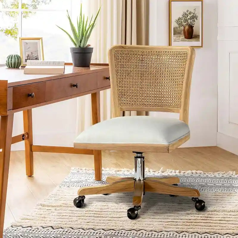 Chaise de travail moderne en rotin avec piètement en bois massif par