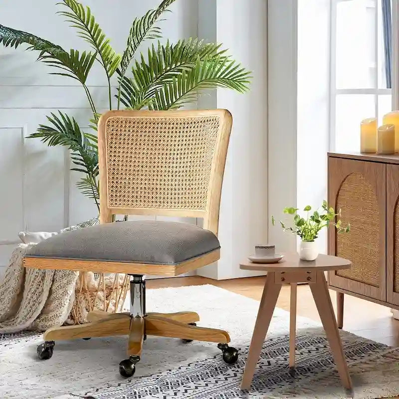 Chaise de travail moderne en rotin avec piètement en bois massif par