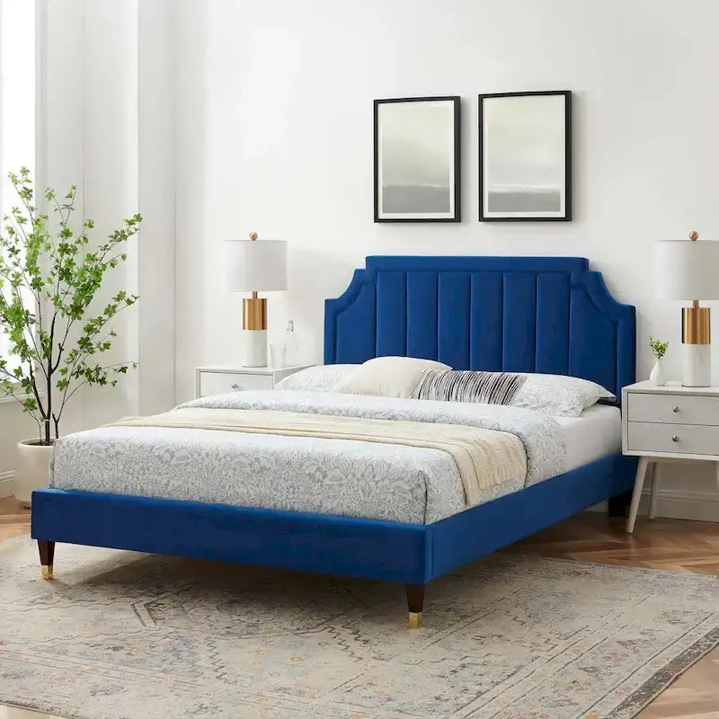 Lit plateforme queen en velours Sienna Performance
